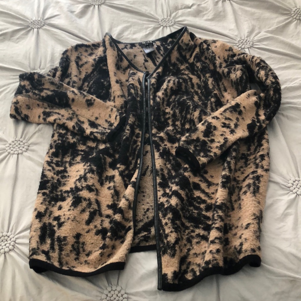 Nic + Zoe sweater size small
